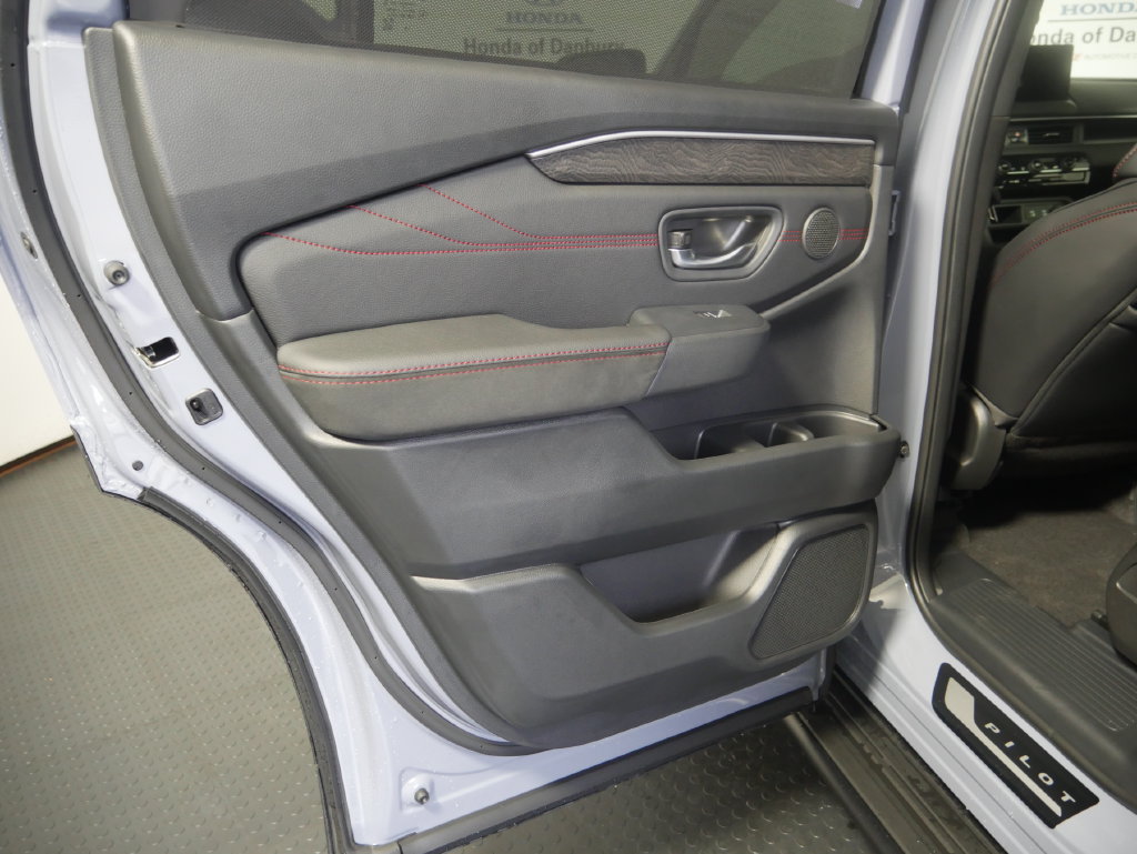 New 2026 Honda Pilot Black Edition image 12