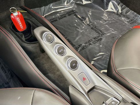 Certified 2022 Ferrari F8 Tributo RWD image 15
