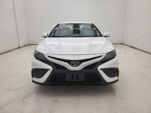 Used 2024 Toyota Camry SE image 18