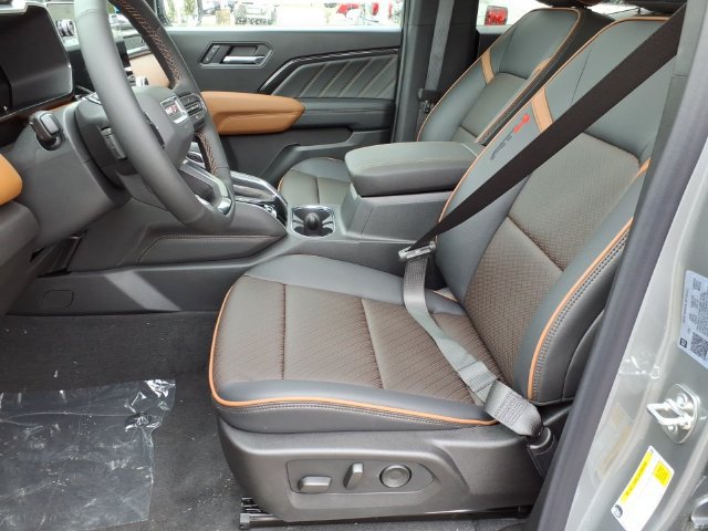 New 2026 GMC Canyon AT4 w/ Technology Plus Package AWD/4WD image 5