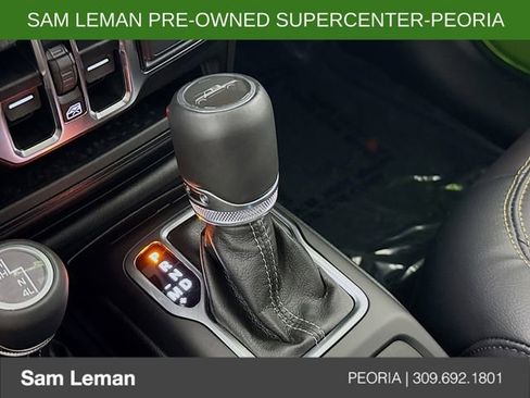 Used 2025 Jeep Gladiator Sport AWD/4WD image 16