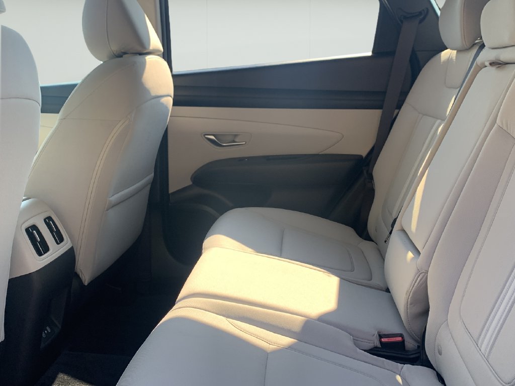 Certified 2025 Hyundai Tucson SEL AWD/4WD image 16