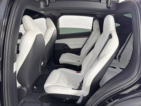 Used 2023 Tesla Model X image 44