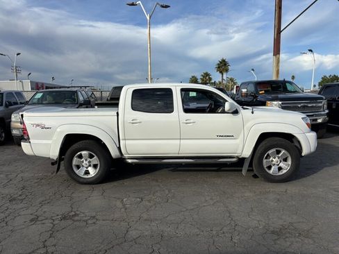 Used 2009 Toyota Tacoma PreRunner image 2