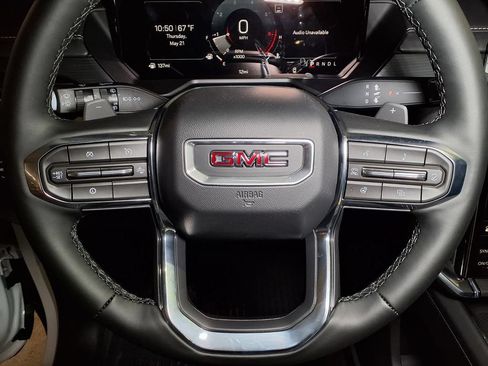 Used 2026 GMC Acadia Elevation w/ Black Edition FWD image 18