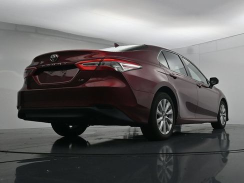 Used 2019 Toyota Camry LE FWD image 22
