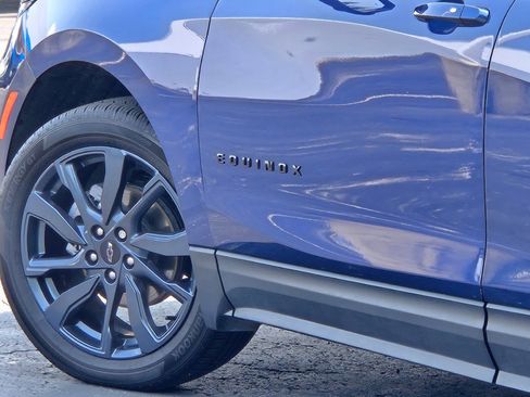 Used 2022 Chevrolet Equinox RS w/ Infotainment Package image 16