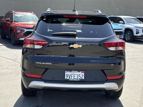 Used 2025 Chevrolet TrailBlazer LT w/ Convenience Package image 4