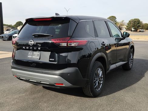 Used 2023 Nissan Rogue S image 7