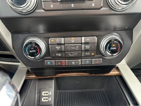 Used 2019 Ford F150 Lariat w/ Equipment Group 502A Luxury image 30