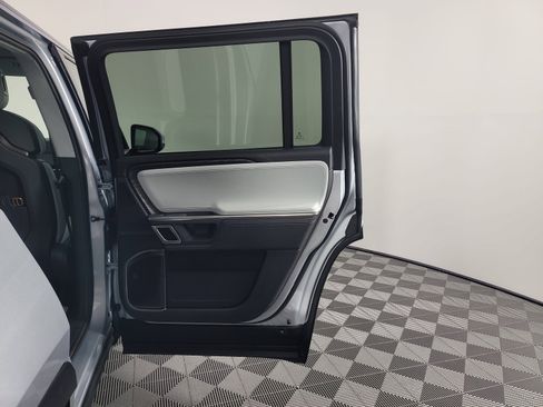 Used 2024 Rivian R1S Adventure AWD/4WD image 19