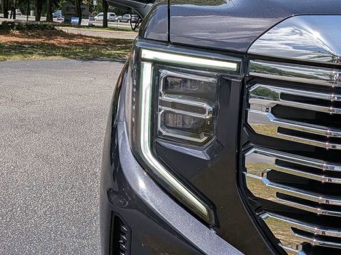 Used 2022 GMC Sierra 1500 Denali AWD/4WD image 9