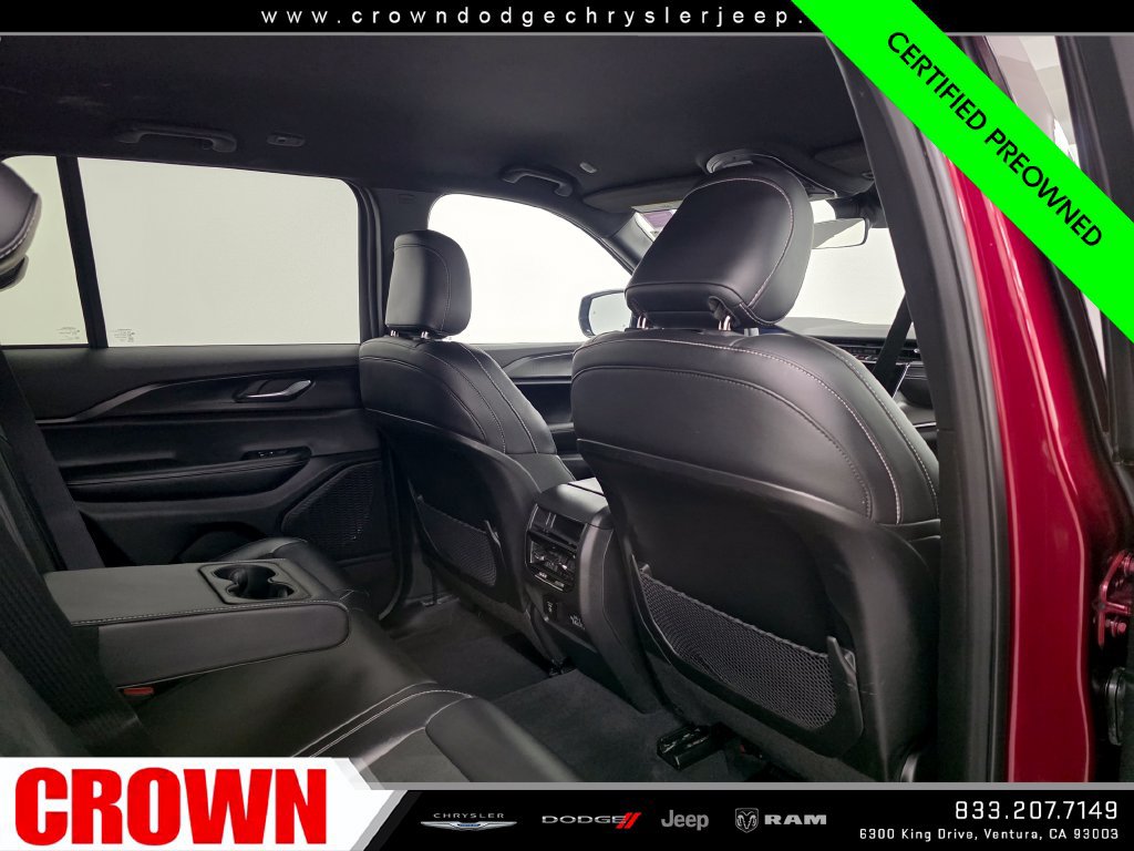 Used 2025 Jeep Grand Cherokee Altitude AWD/4WD image 10