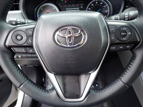 Used 2024 Toyota Venza XLE AWD/4WD image 18