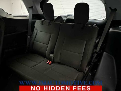 Used 2021 Ford Explorer XLT image 16