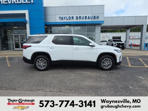 Used 2023 Chevrolet Traverse LT AWD/4WD image 1