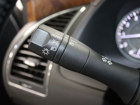 Used 2024 Nissan Armada SL image 43