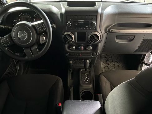 Used 2014 Jeep Wrangler Sport AWD/4WD image 21
