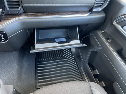 Used 2023 GMC Sierra 1500 Elevation image 37