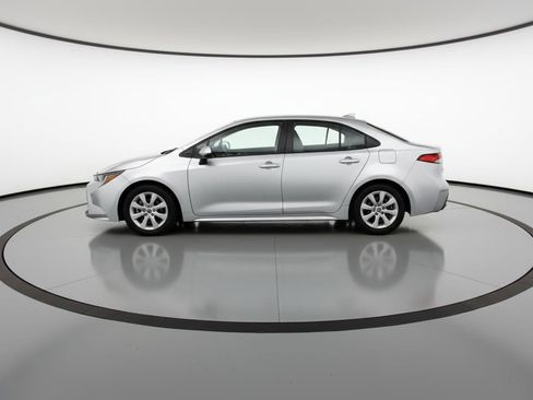 Used 2024 Toyota Corolla LE image 5