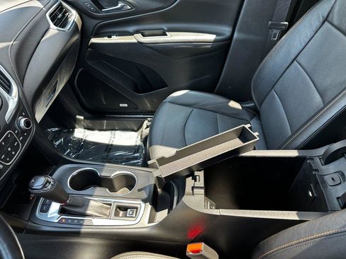 Used 2020 Chevrolet Equinox Premier image 19