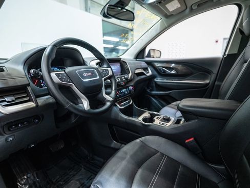 Used 2023 GMC Terrain Denali w/ Denali Premium Package image 4