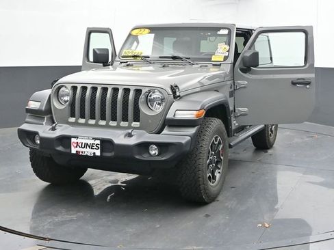 Used 2022 Jeep Wrangler Sport image 52