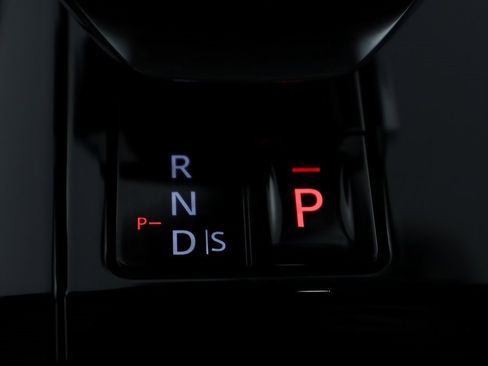 Used 2024 Land Rover Range Rover Sport Dynamic SE image 33