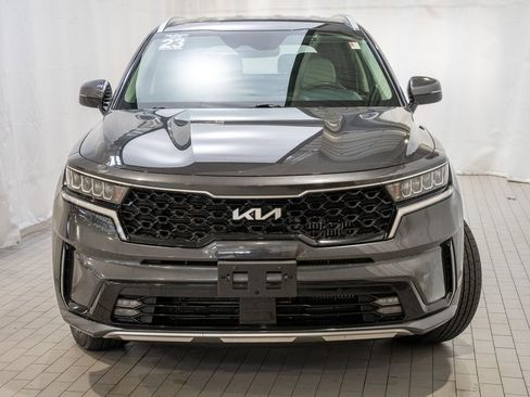 Certified 2023 Kia Sorento EX image 2