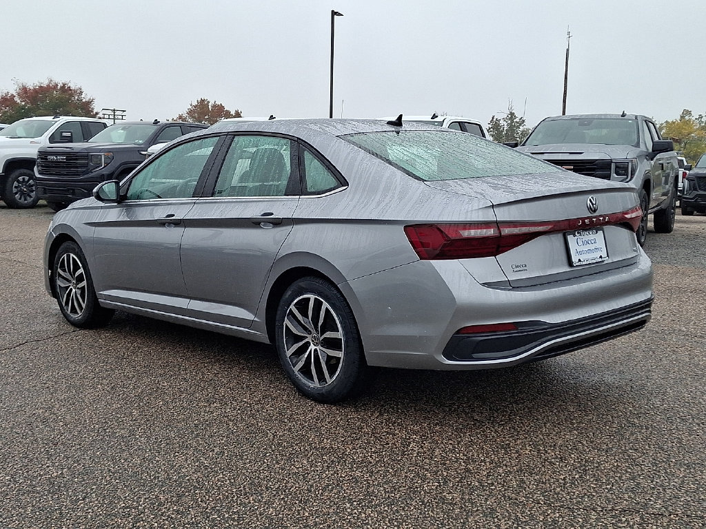Used 2025 Volkswagen Jetta SE FWD image 7