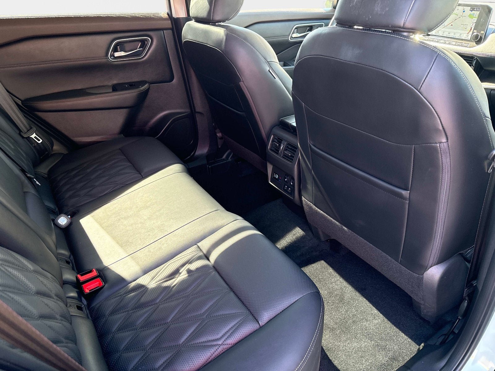 Certified 2023 Nissan Rogue Platinum w/ Platinum Premium Package FWD image 12