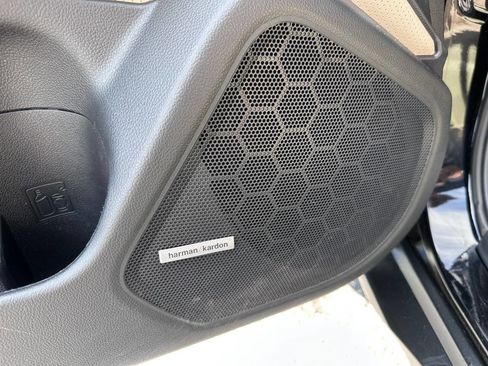 Used 2016 Subaru Outback 3.6R Limited image 12