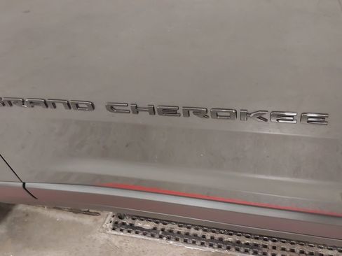 New 2025 Jeep Grand Cherokee 4WD image 32