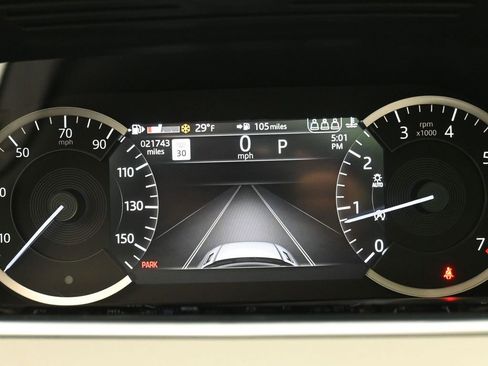 Used 2023 Land Rover Range Rover Evoque SE image 12