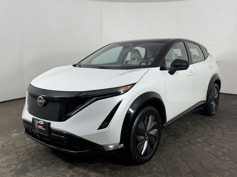 Used 2024 Nissan Ariya AWD image 3