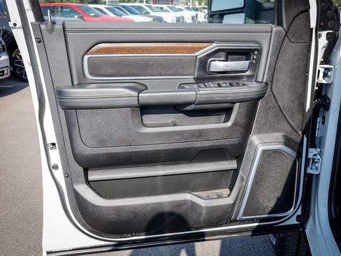 Used 2024 RAM 2500 Laramie w/ Safety Group AWD/4WD image 15