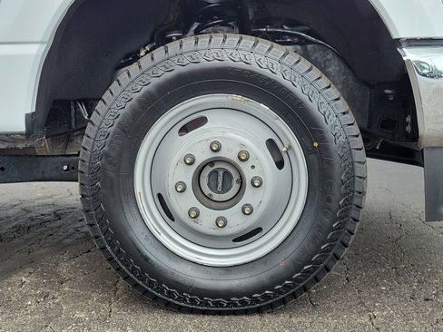 Certified 2025 Ford F350 XLT AWD/4WD image 9