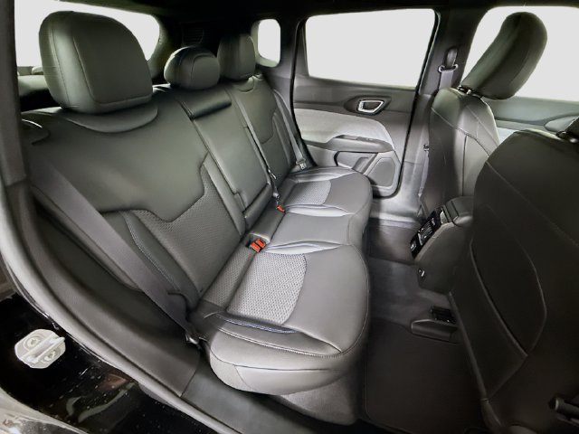 New 2026 Jeep Compass Latitude AWD/4WD image 25