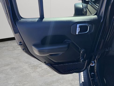 Used 2021 Jeep Wrangler Unlimited Sport AWD/4WD image 17