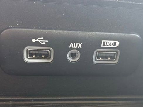 Used 2022 RAM 1500 Classic SLT image 31