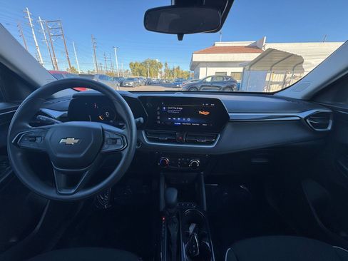 Used 2025 Chevrolet TrailBlazer LT image 31