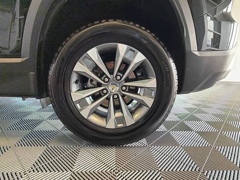 Used 2025 Chevrolet Equinox LT AWD/4WD image 8