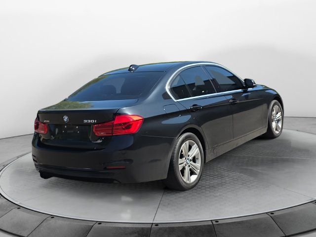 Used 2018 BMW 330i xDrive Sedan AWD/4WD image 5