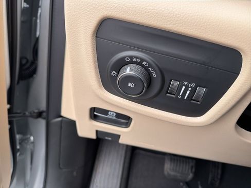New 2025 Jeep Grand Cherokee L Limited AWD/4WD image 21