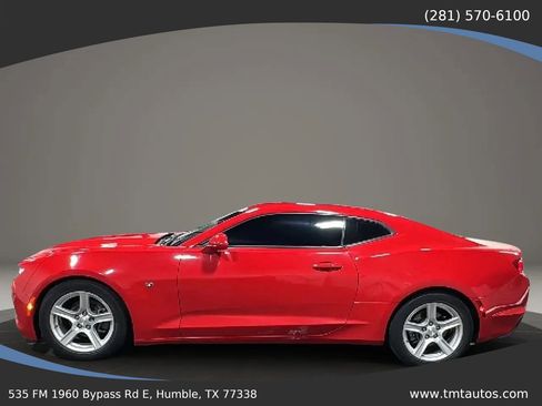 Used 2022 Chevrolet Camaro LT RWD image 3