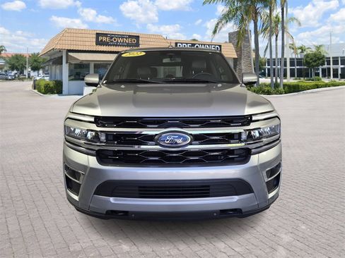 Used 2022 Ford Expedition Limited image 2
