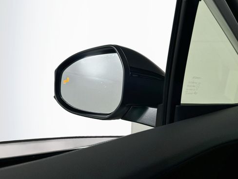 Used 2025 Toyota Prius XLE FWD image 16