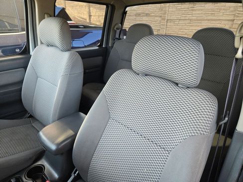 Used 2001 Nissan Frontier SE image 9