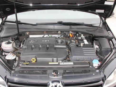 Used 2015 Volkswagen Golf TDI SEL image 10
