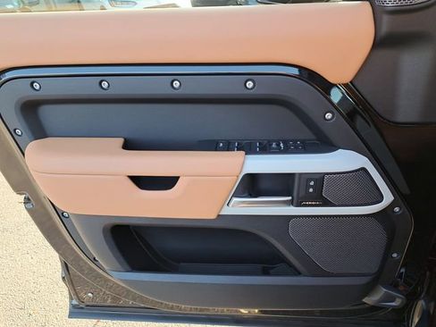 Used 2024 Land Rover Defender 110 S image 22